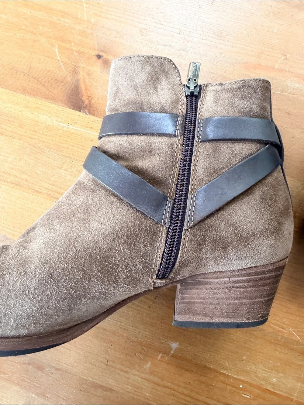 Aquatalia fleur ankle